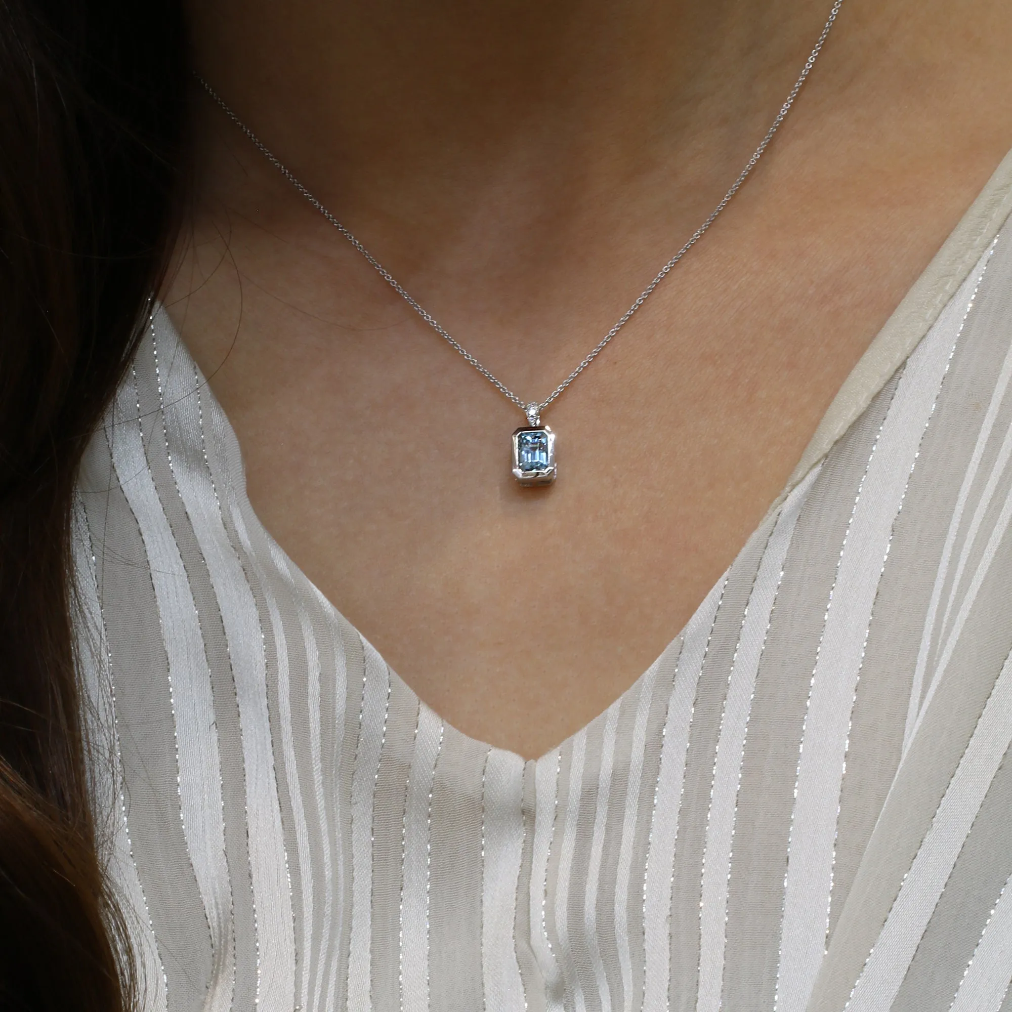18k Gold Aquamarine Diamond Pendant Necklace