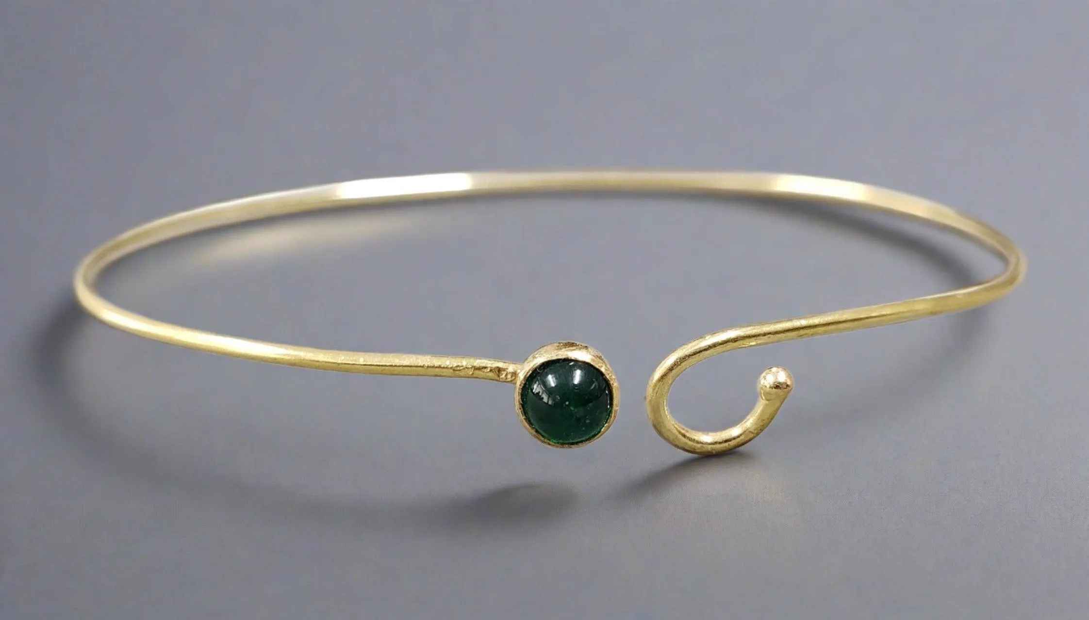 18k Gold Emerald Dainty Bracelet Green Colour