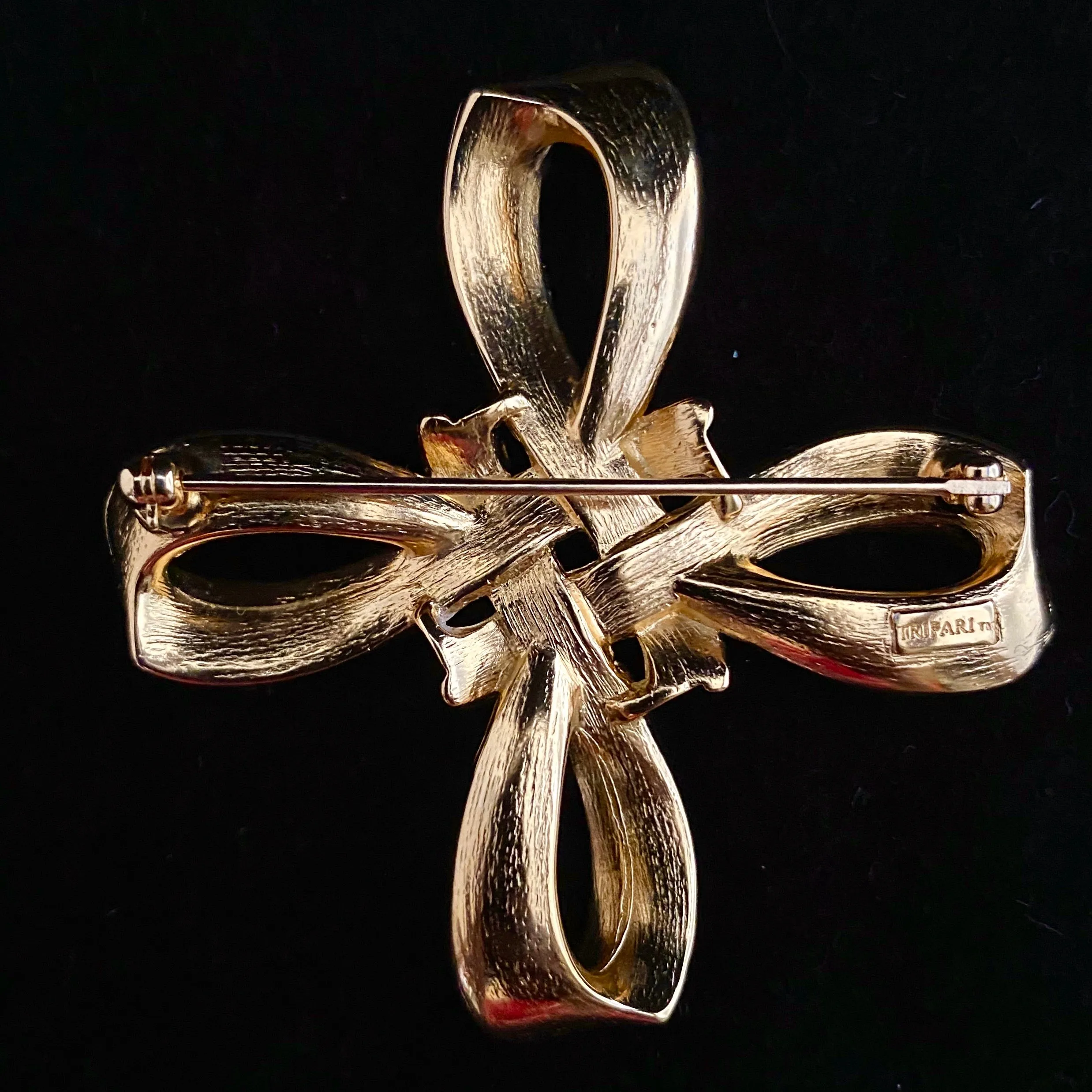 1980s Trifari Double Knot Bow Brooch