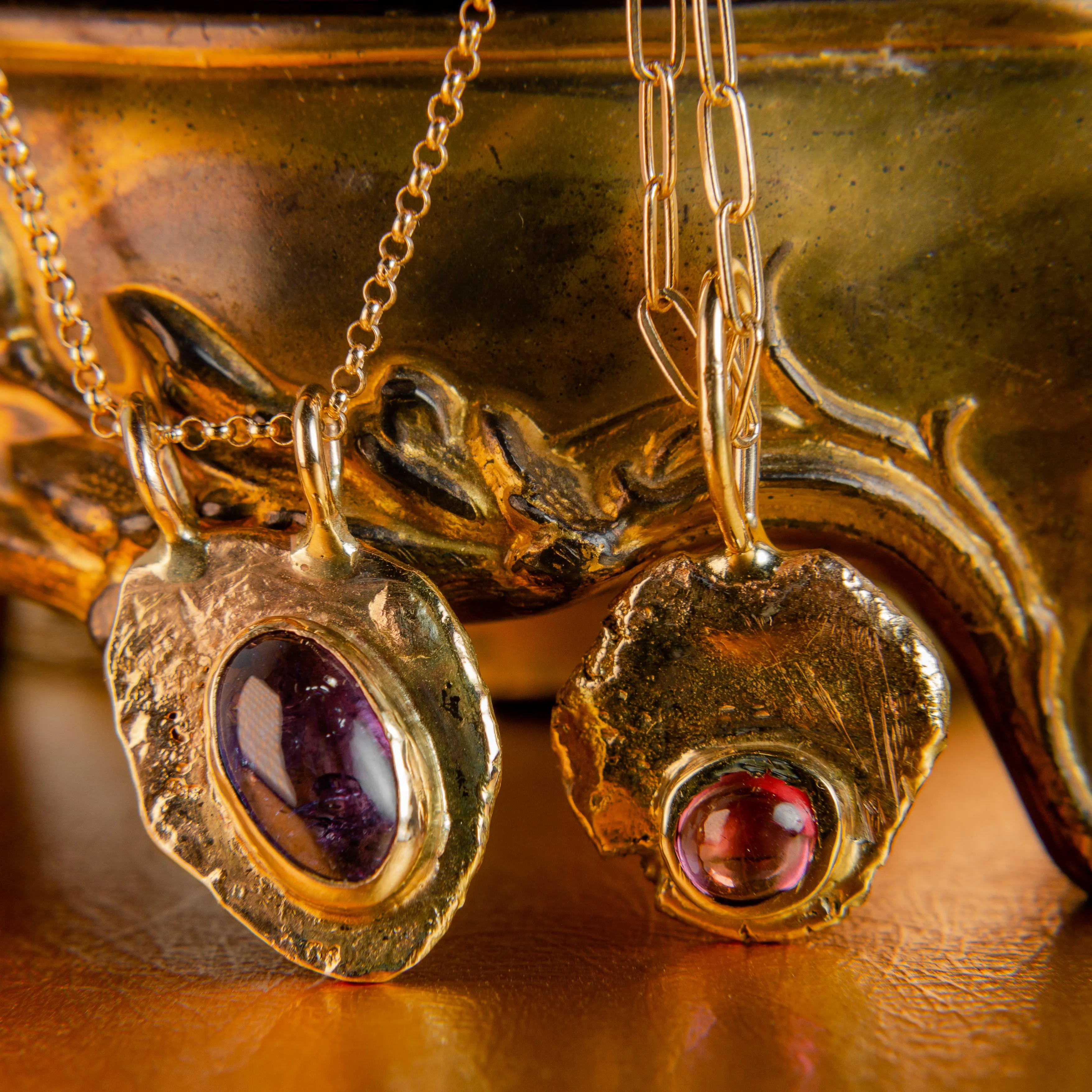 Amulet Necklace in Gold | Umbalite Garnet