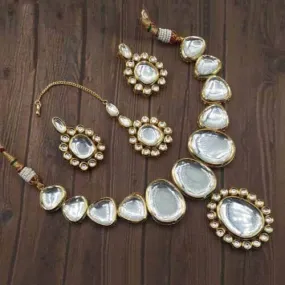 Big Kundan Simple Locket Necklace Set