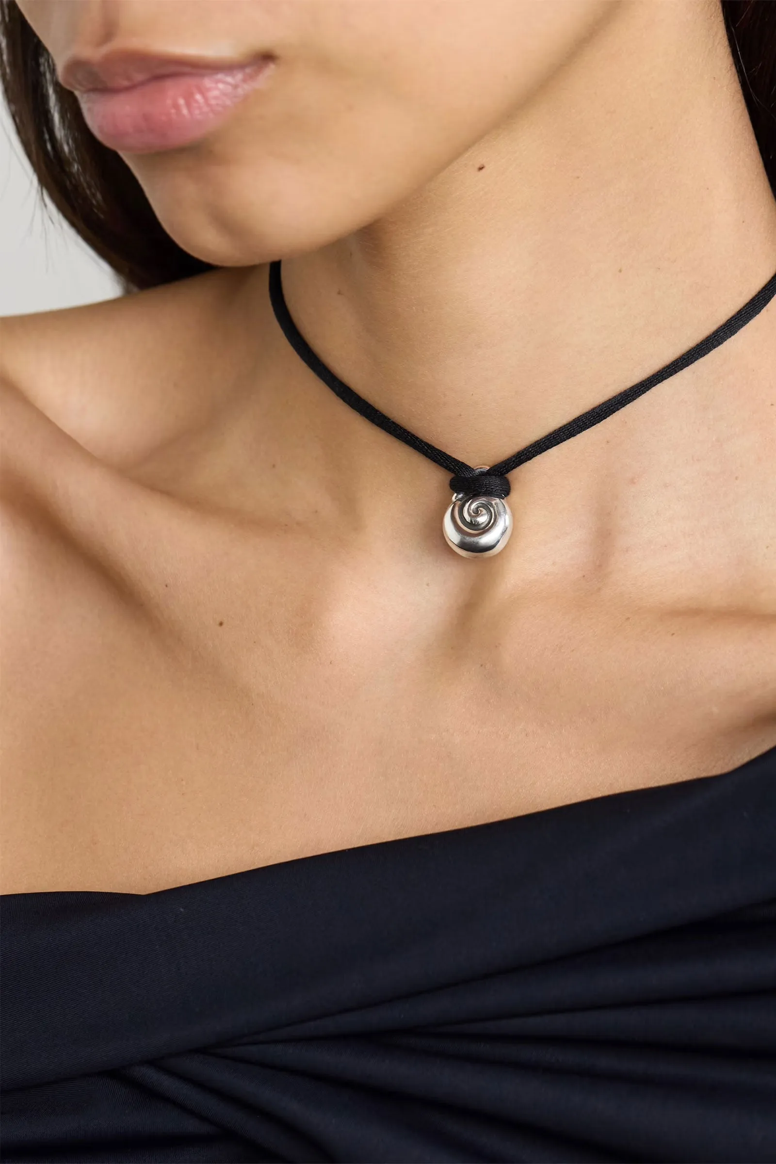 Black & Silver Nautilus Choker