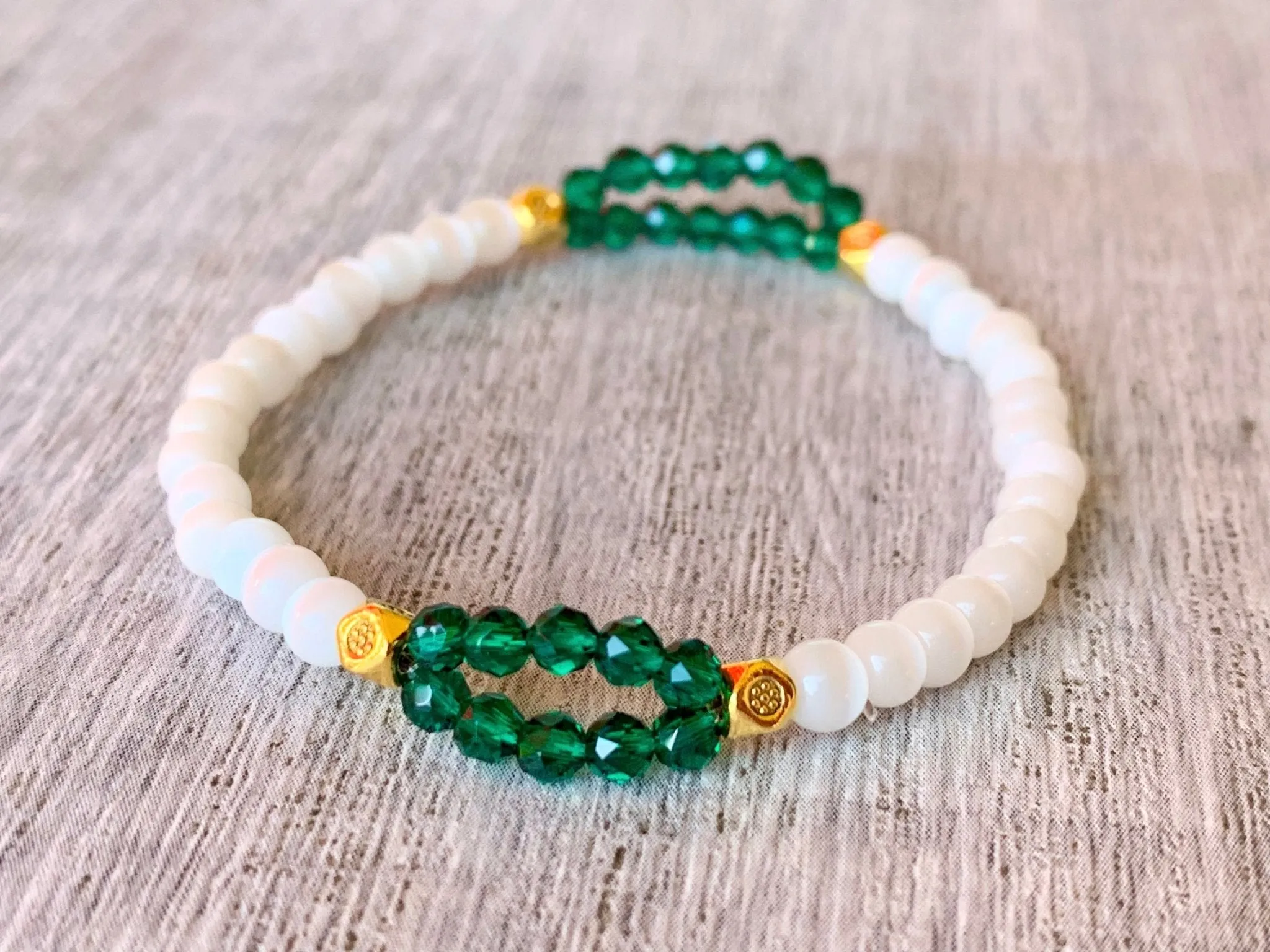 Esmeralda Handmade Emerald and Cats Eye Expandable Bracelet