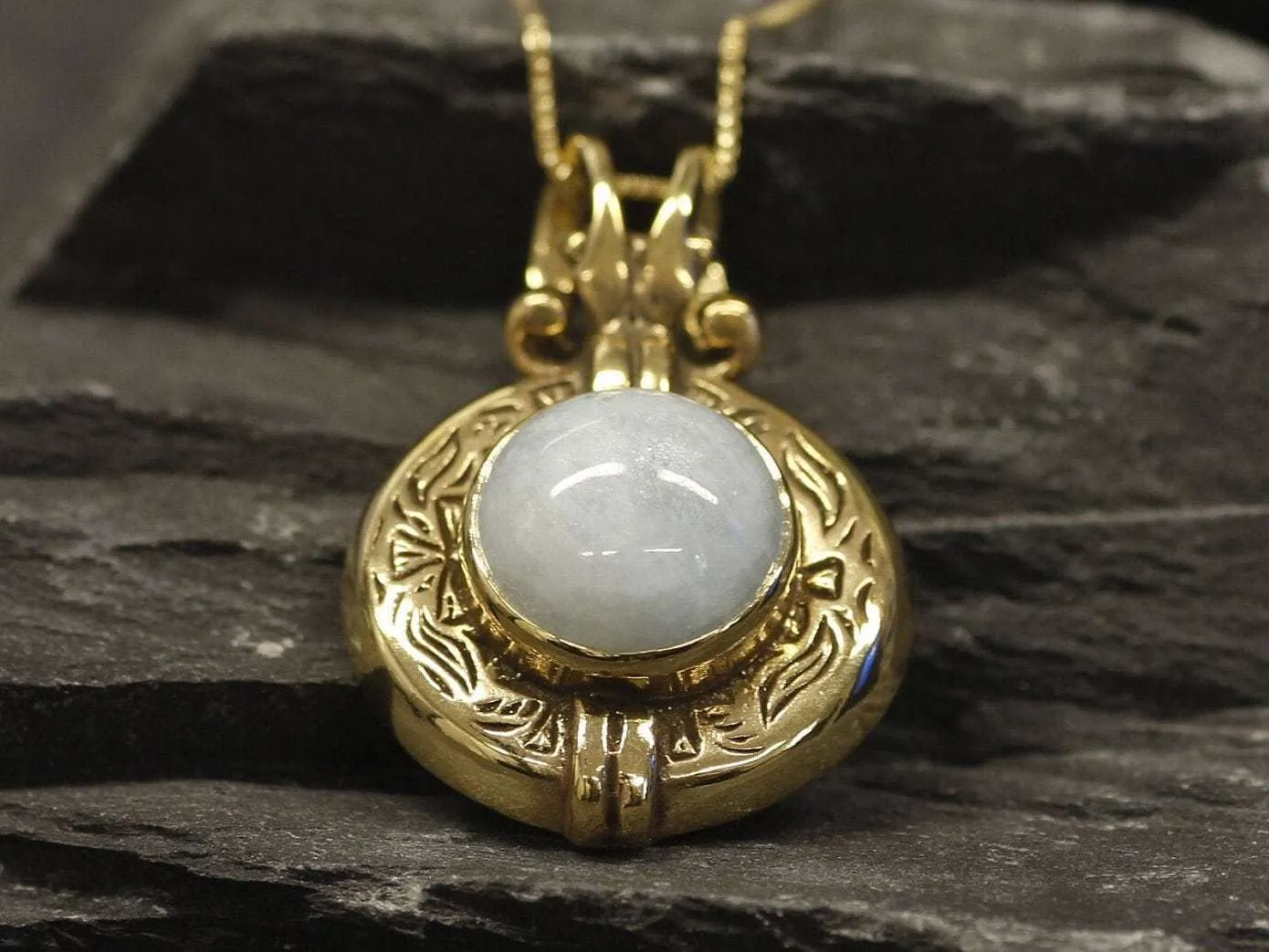 Gold Aqua Pendant - Natural Aquamarine Necklace, Gold Vintage Pendant