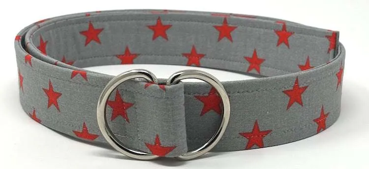 Grey d-ring belt with red stars by oliver green