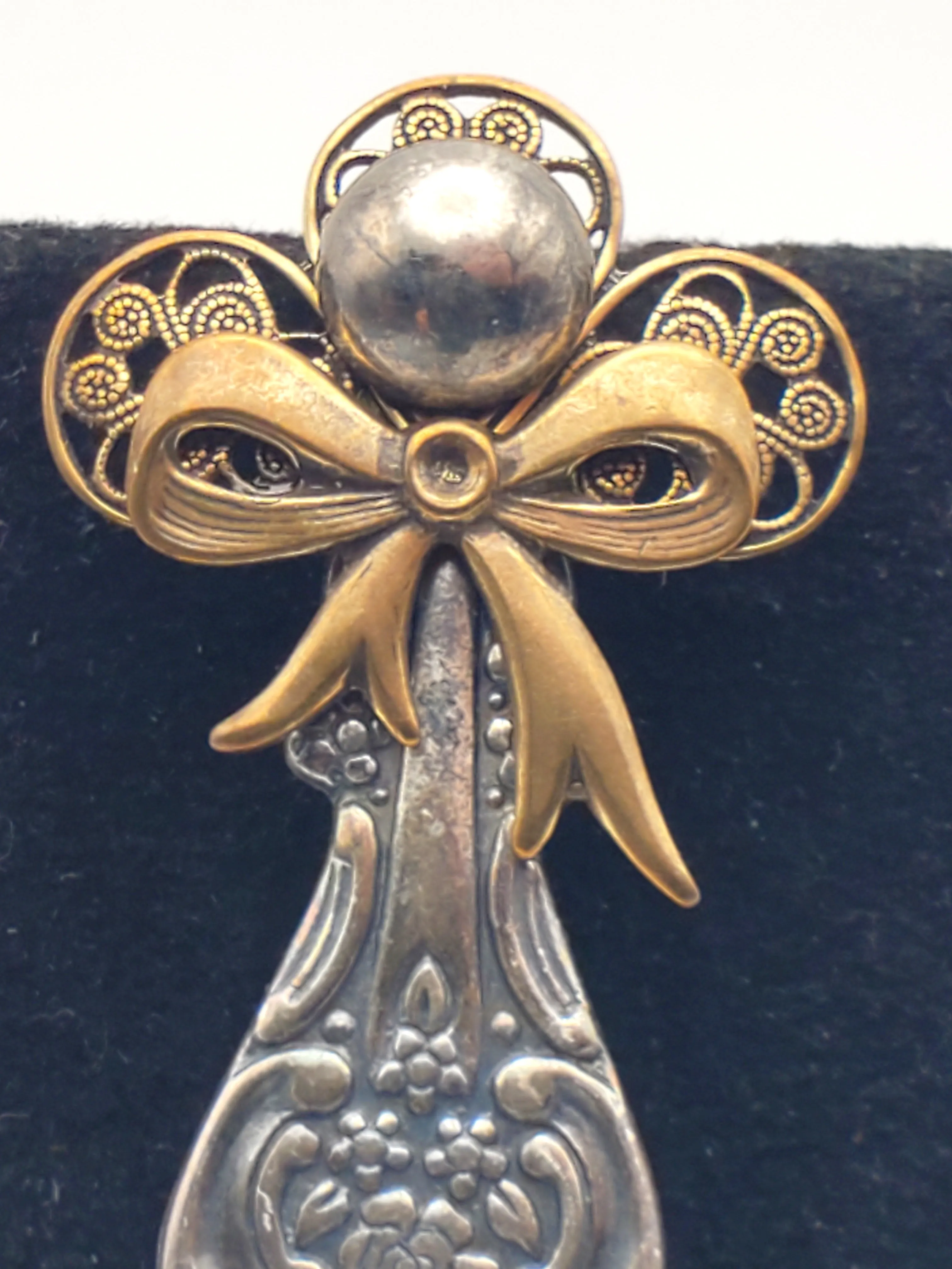 Kat's Creations - Vintage Silver Tone Figural Angel Design Brooch