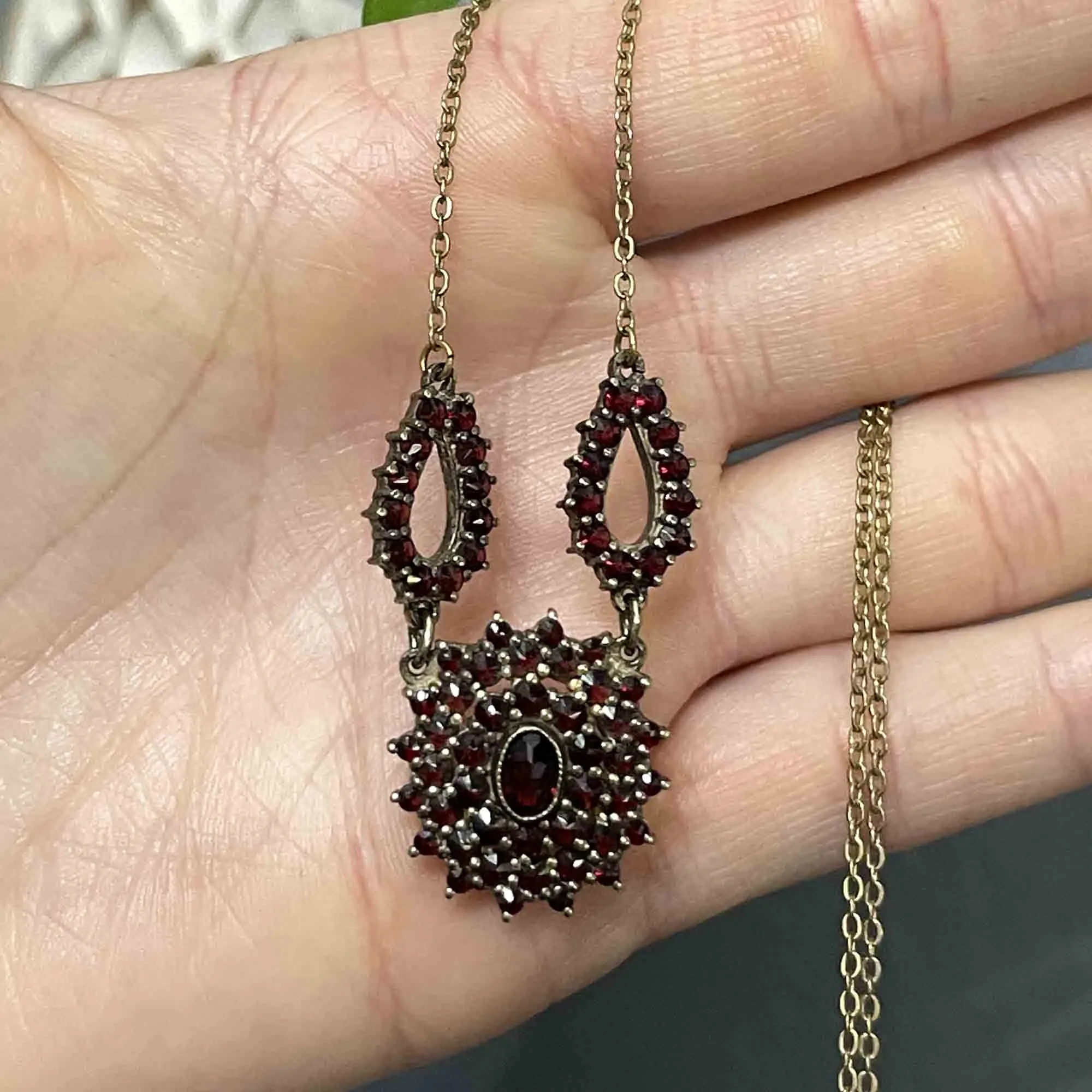 Vintage Victorian Style Garnet Starburst Pendant Necklace